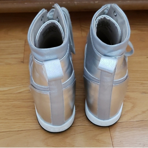 Bebe Silver Retro Charlane Sport High-Top Sneakers Size 9 - Picture 5 of 16